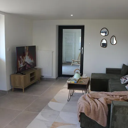 Mid-century Au Val-d'ajol Avec Parking Et Animaux Bienvenus - Fr-1-589-846